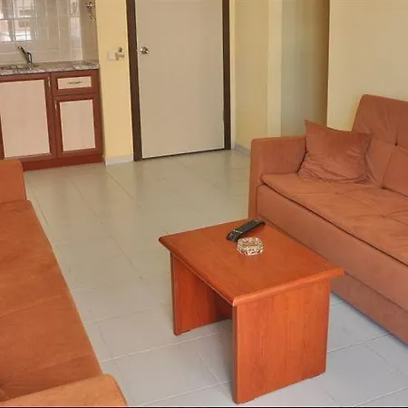 Albatros Aparthotel *